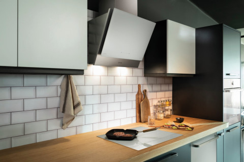 Вытяжка пристенная Gorenje WHI6SYW  - Фото  1